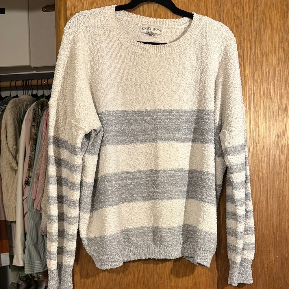 Knox Rose Gray and White Crew Neck Sweater